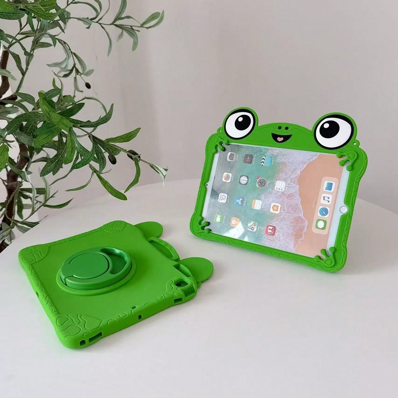 This Exquisite Cartoon Big-Eyed Frog Silicone Protective Case Is Suitable For IPad Air 4/5 10.9 Inch, 7/8/9 10.2 Inch, (A16) 11 Inch (11th Gen, 2025 Model), And. The Cute Style Is Perfect For Back To