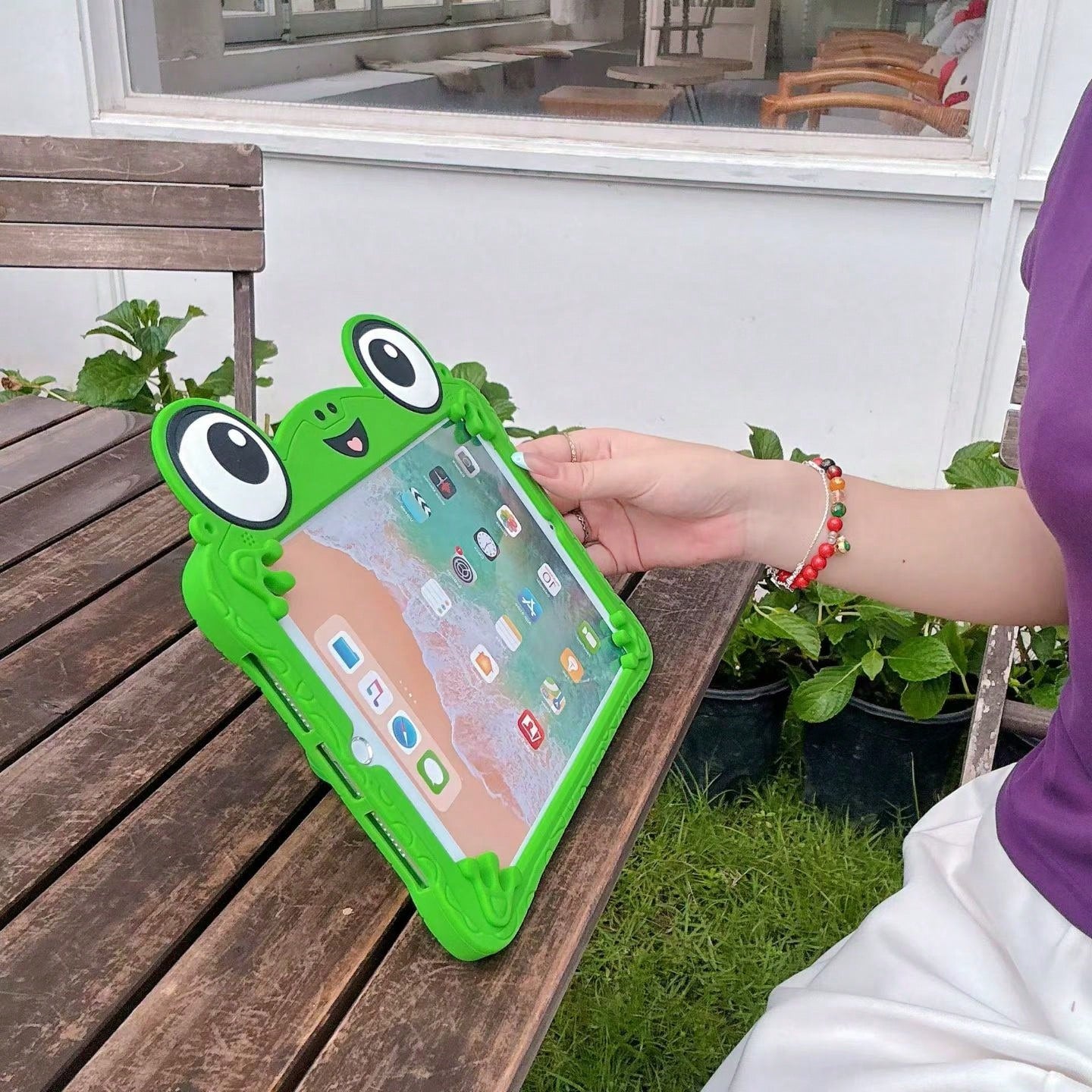 This Exquisite Cartoon Big-Eyed Frog Silicone Protective Case Is Suitable For IPad Air 4/5 10.9 Inch, 7/8/9 10.2 Inch, (A16) 11 Inch (11th Gen, 2025 Model), And. The Cute Style Is Perfect For Back To