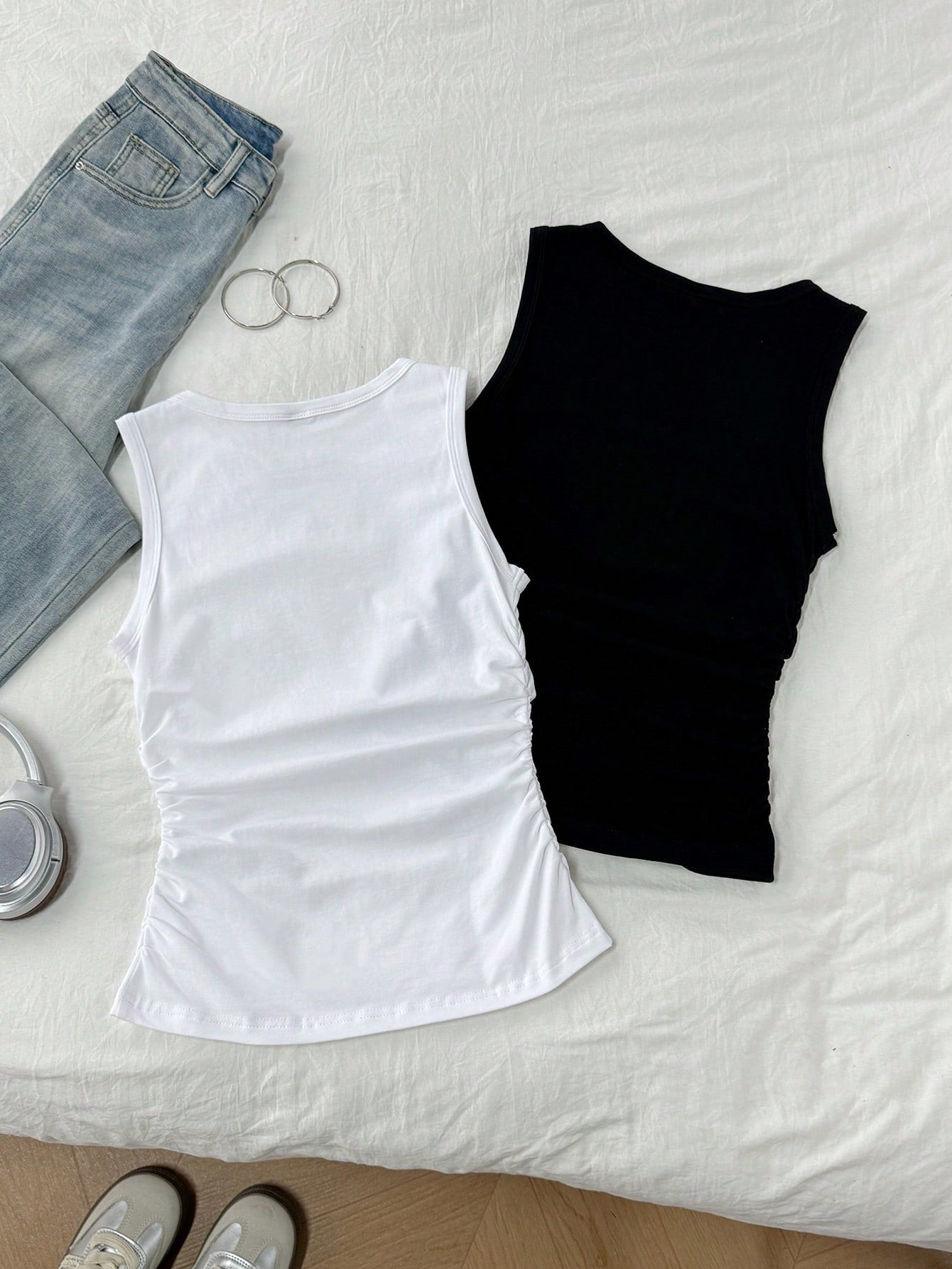 Tseoso 2pcs/Pack Women's 95% Cotton Casual Racerback Camisole Tank Tops,Black And White,Summer,Everyday Layering Essentials For Office,Work,Night Out,Parties