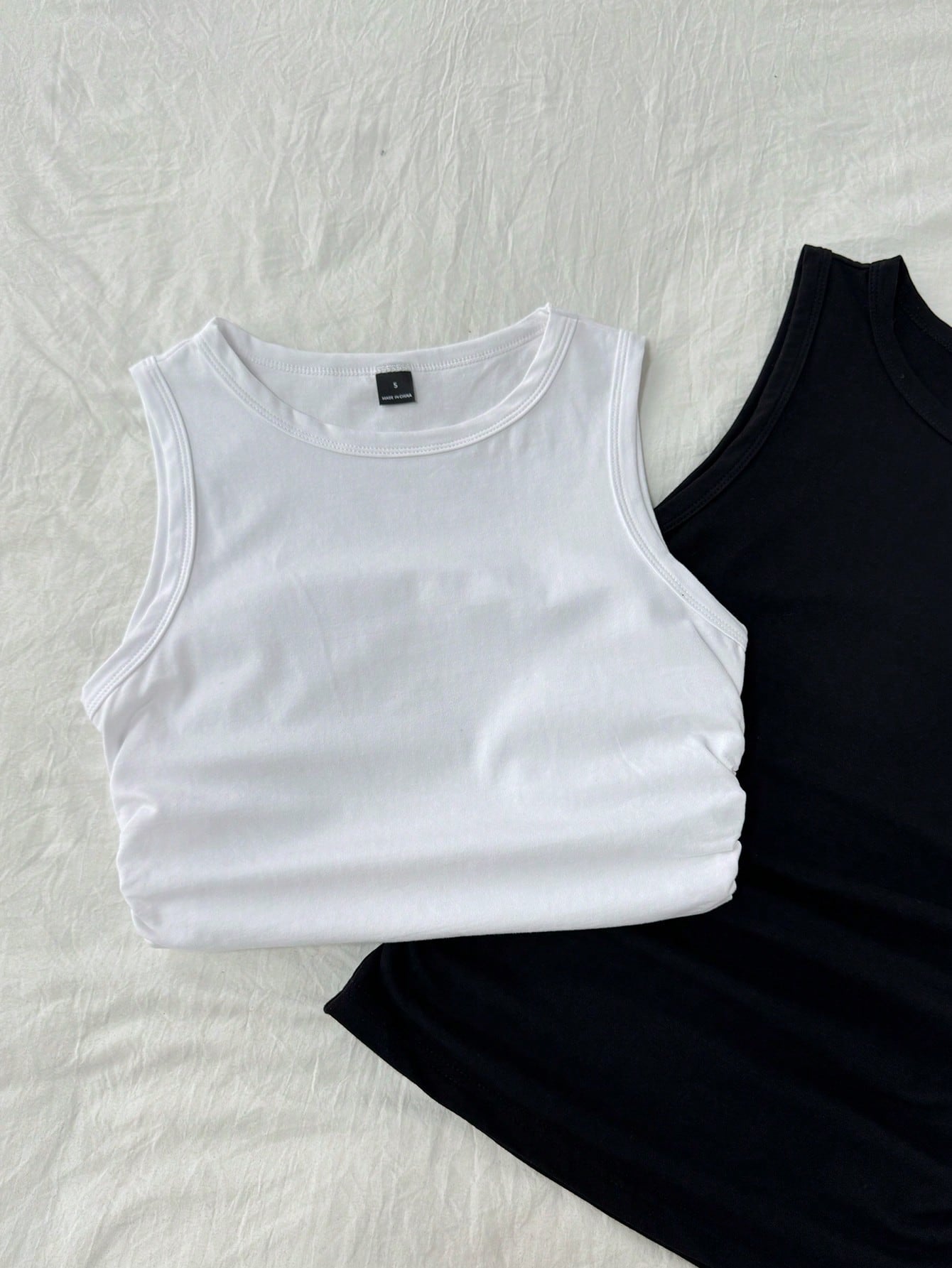 Tseoso 2pcs/Pack Women's 95% Cotton Casual Racerback Camisole Tank Tops,Black And White,Summer,Everyday Layering Essentials For Office,Work,Night Out,Parties