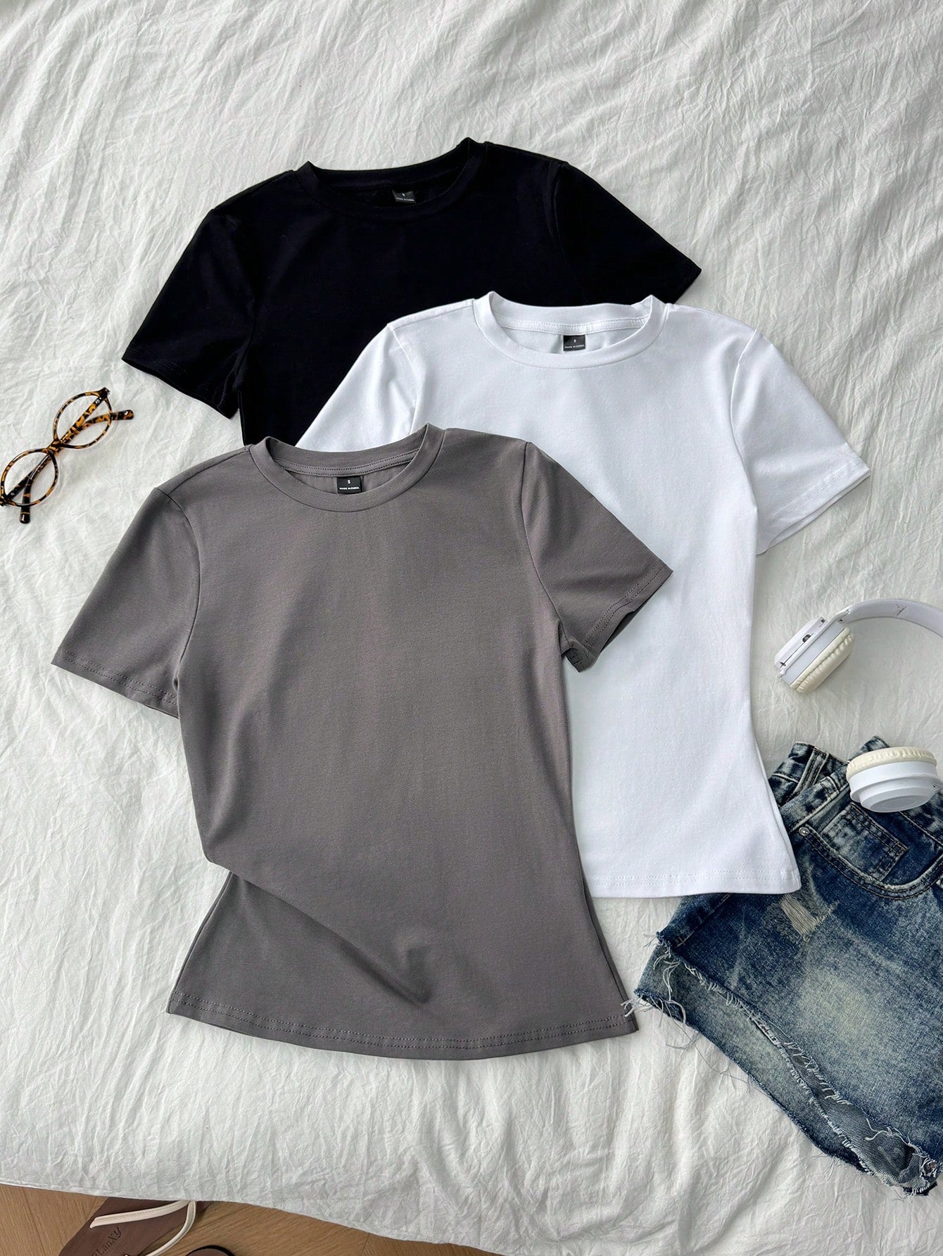 Tseoso 3pcs/Set 95% Cotton Slim-Fit Women's Crew Neck Short Sleeve T-Shirt,Black,White,Grey,Summer Casual Everyday Vintage Cute Summer Tops,Versatile Clothes