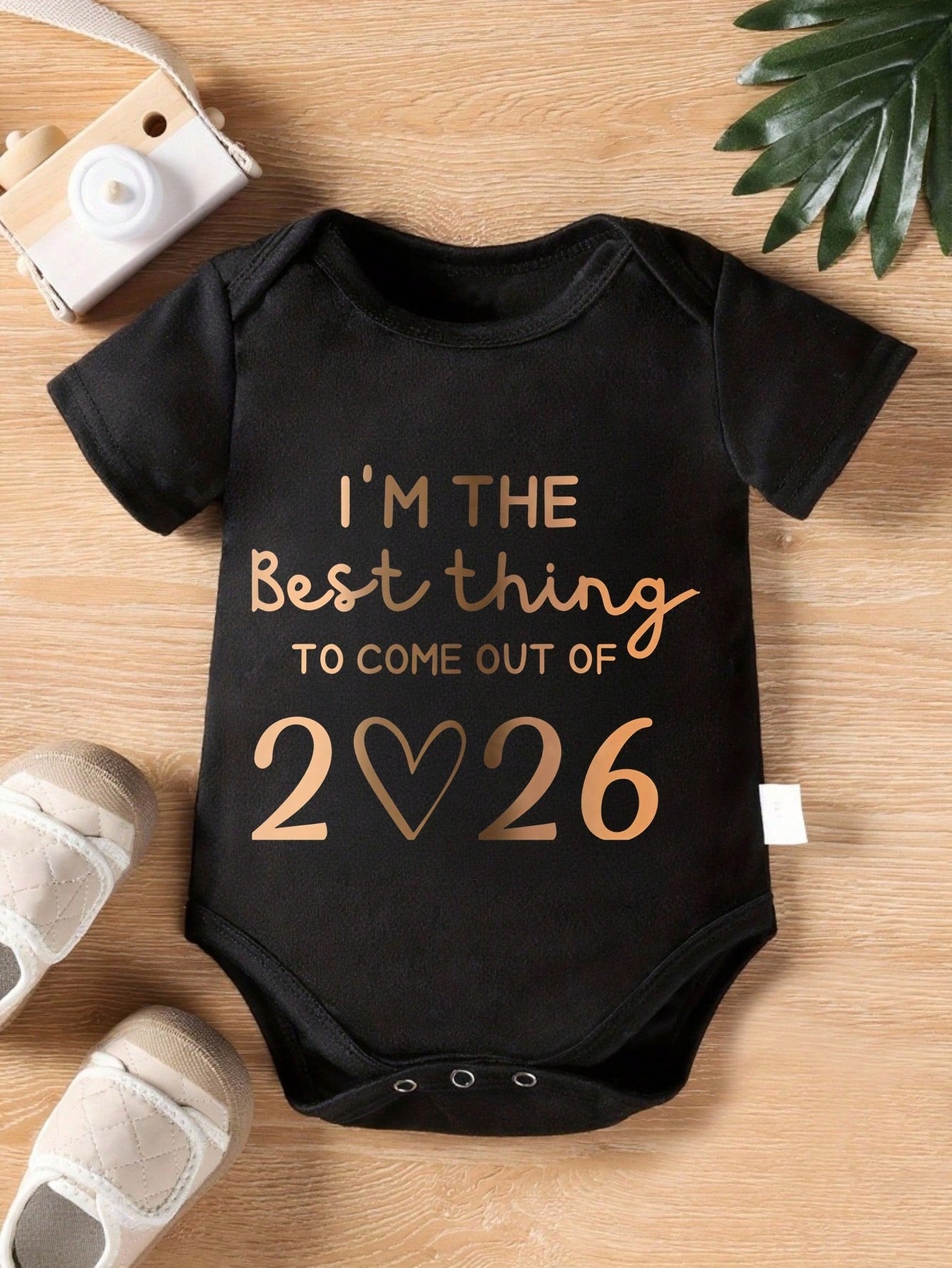 Unisex Baby Short Sleeve Bodysuit I'm The Best Thing To Come Out Of 2026 Heart Letter Print Newborn Triangle Romper Infant Summer One Piece Outfit