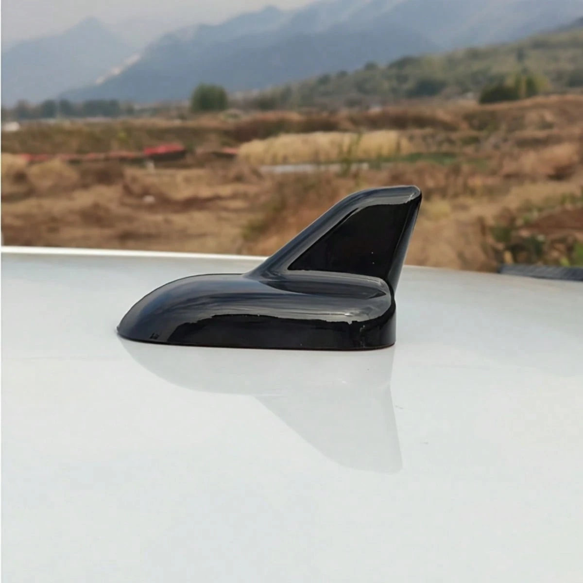 Universal Shark Fin Antenna- 3D Roof Decorative Sticker, Waterproof Heat Resistant, Streamlined Design, Fashionable Car Upgrade Accessory