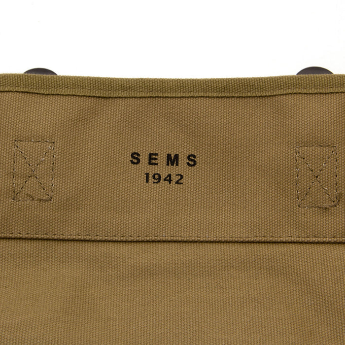 Reproduction US WWII M36 Musette Bag, 100% canvas, olive drab, Inside has 4 compartments, back has a compartment, side pocket