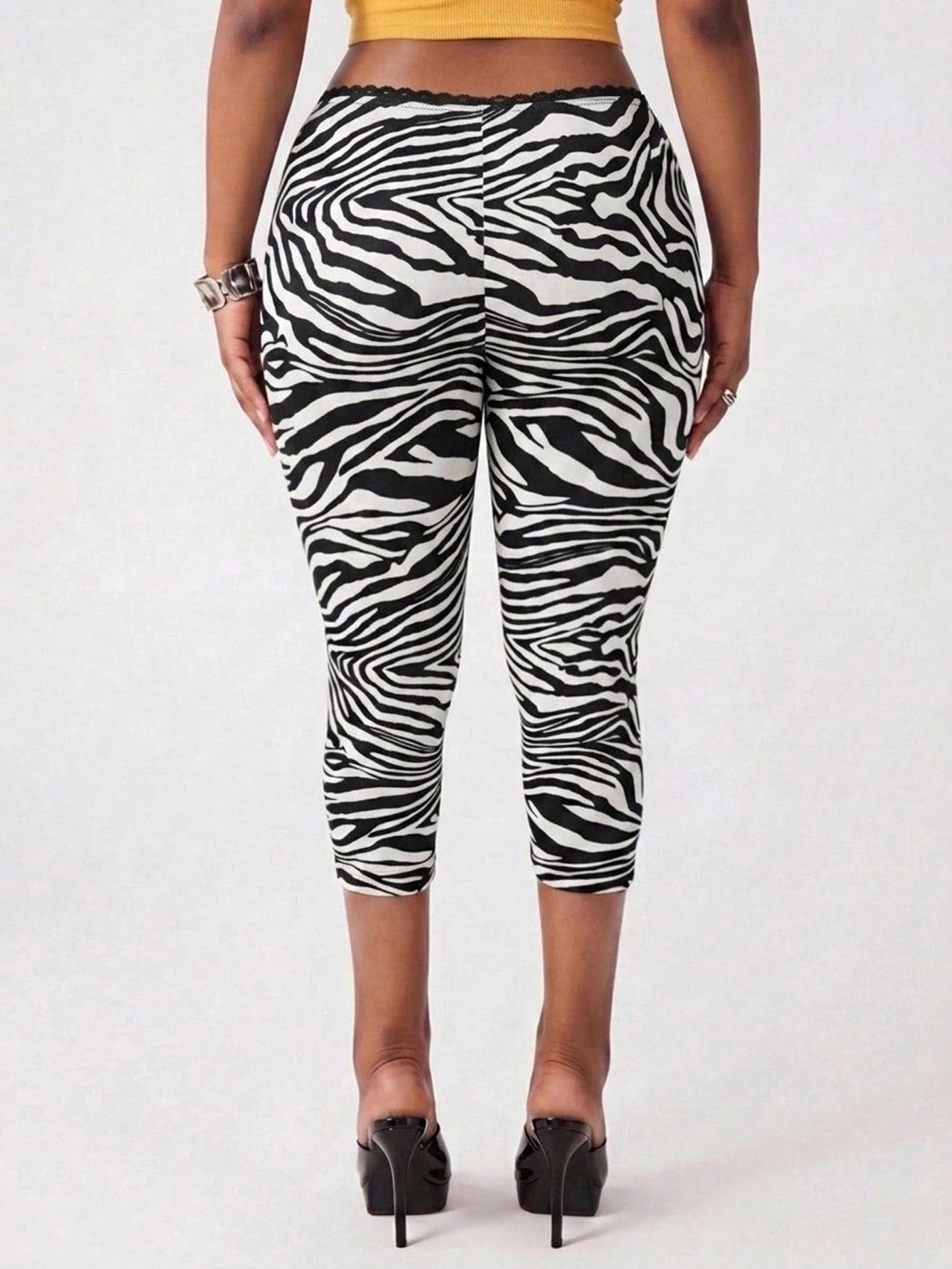 Vadaroq Women's Summer Streetwear Sporty Athleisure Athletic Elegant Casual Zebra Graphics High Waisted Leggings Yoga Pants Gym Workout White And Black