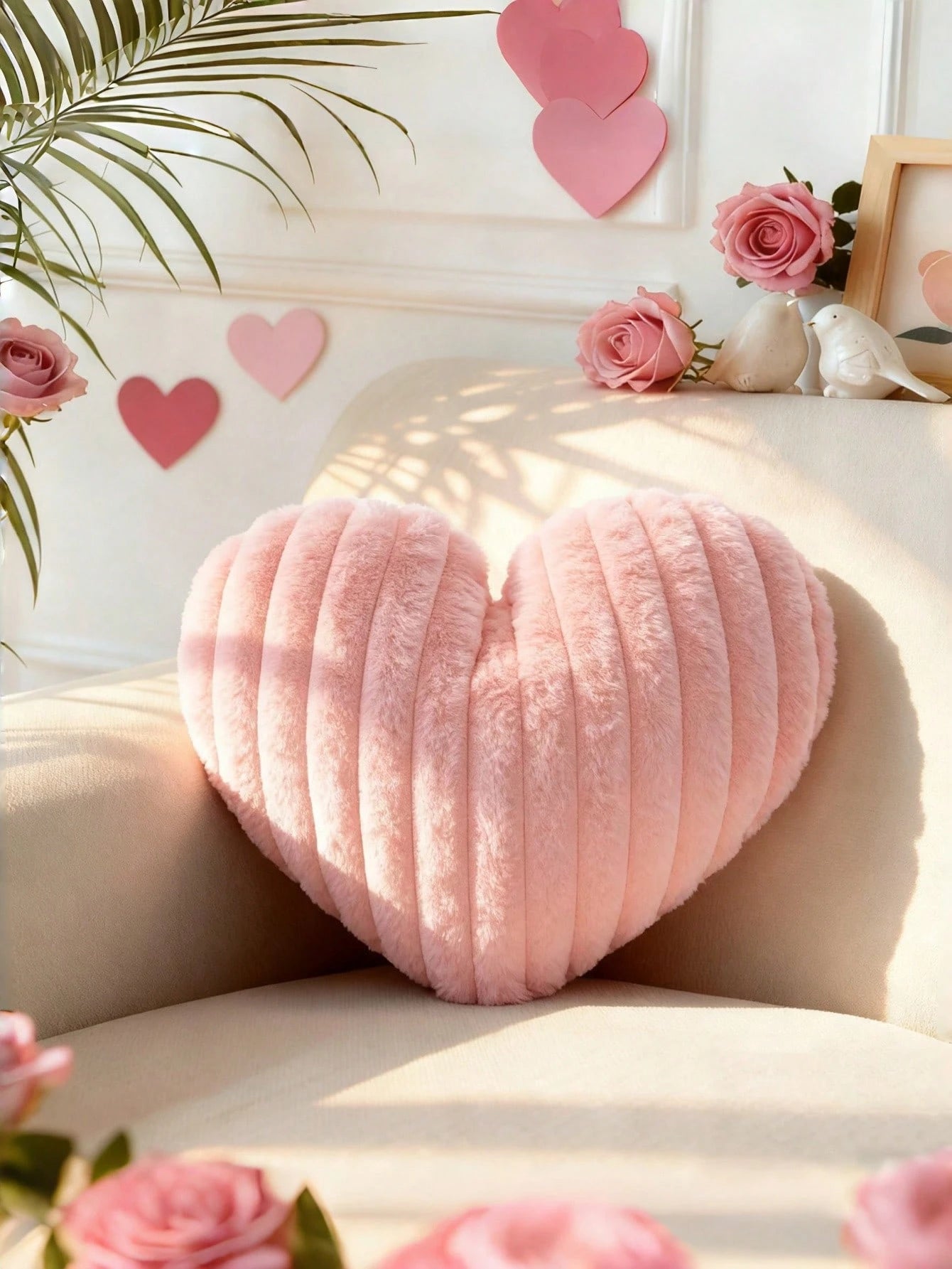 Valentine's Day Heart Pillow Decorative Throw Pillows, Heart Shaped Soft Fluffy Faux Fur Cute Pillows Cushions For Couch Chair Bed Bedroom Room Home Decor Aesthetic, Black