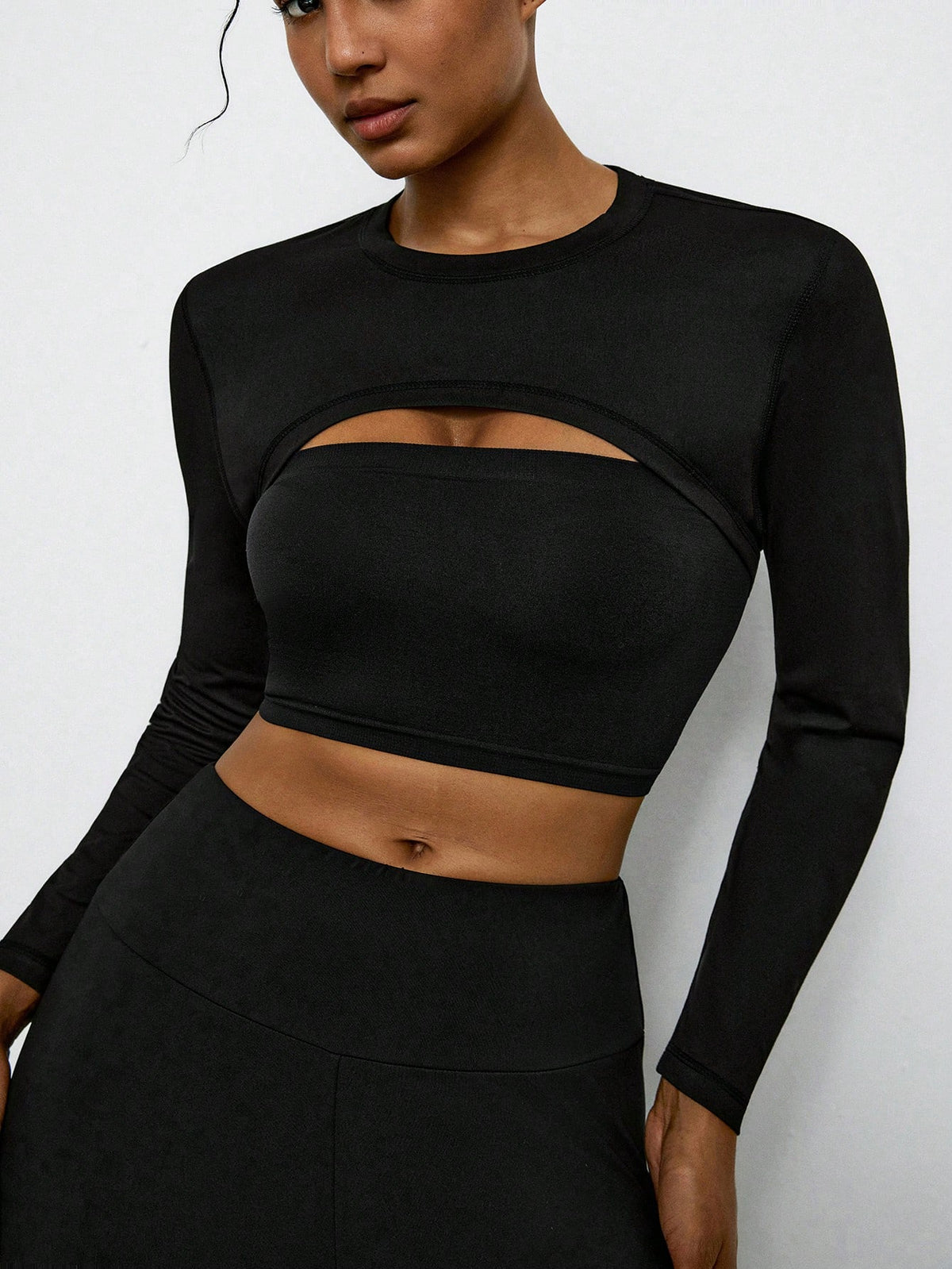 Voyena Plus Size Women Solid Color Ultra Short Fitted Long Sleeve Top, Sports T-Shirt, Sports Long Sleeve Cropped Top