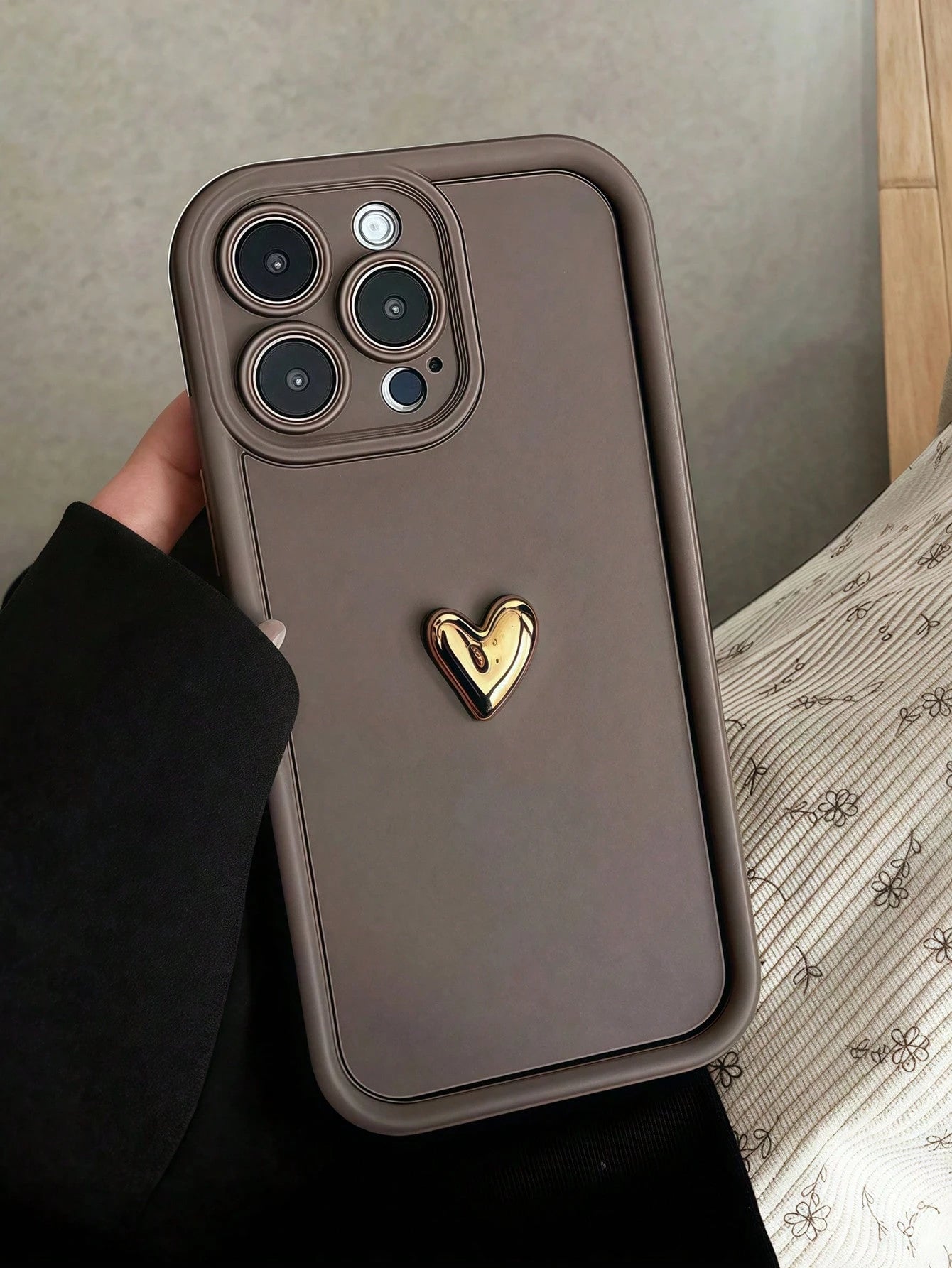 White Phone Case Luxury 3D Gold Heart Soft Phone Case, Compatible With IPhone 16 16Promax 16Pro 16plus XR 15 14 Pro Max 12 13 Pro 11, Anti-Drop Candy Protective Cover Waterproof Shockproof Scratch Res