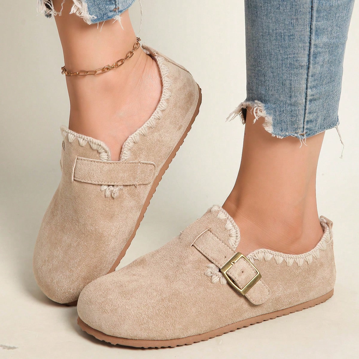 Women'Retro Round-Toe Flat Shoes With Buckle Closure, Solid Color Textured PU Upper, Cushioned Insole, Non-Slip Rubber Sole
