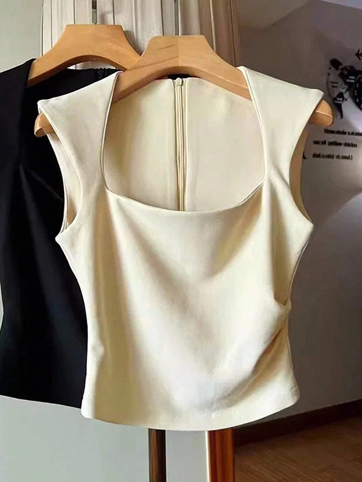 Women's Apricot Solid Color Pleated Waist Zip Back Square Neck Sleeveless Tank Top
