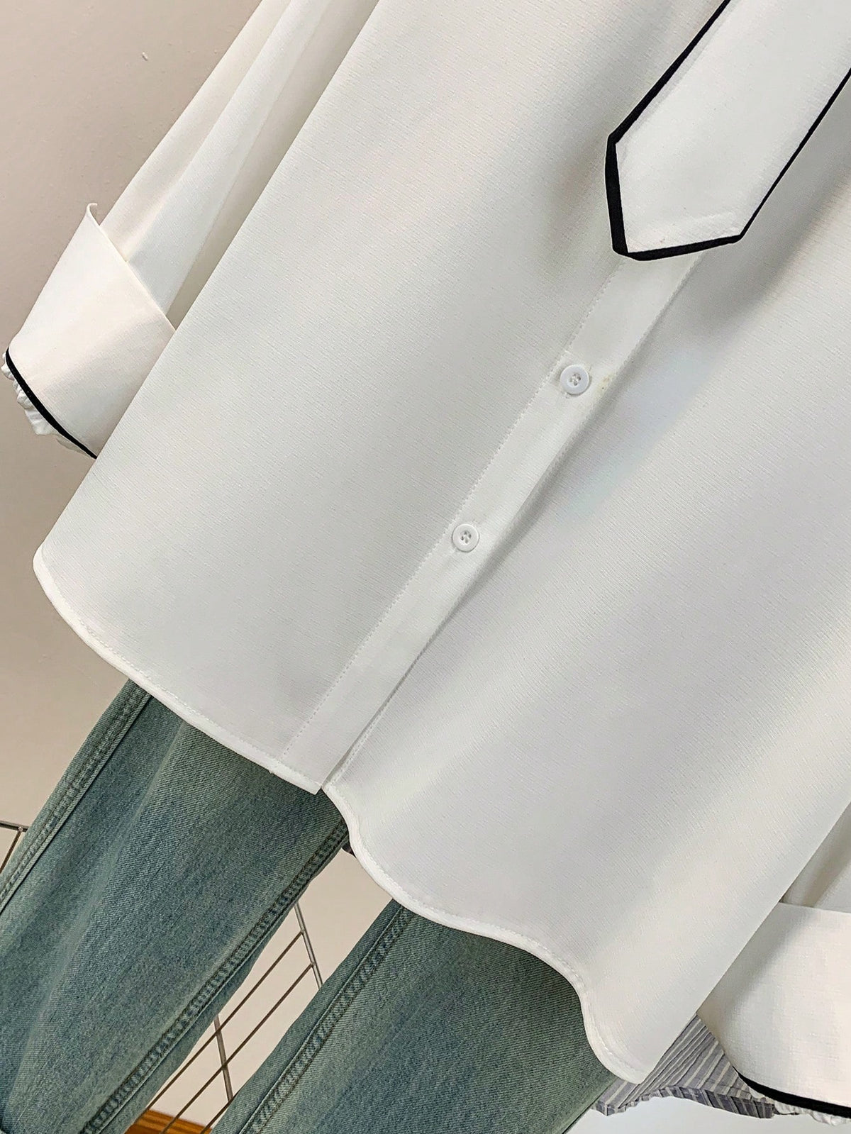 Women's Contrast Trim Long Sleeve Blouse With Tie Detail- Office, Commute & Casual Wear, Suitable For Spring, Summer, Autumn & Winter White