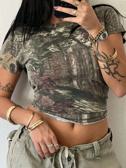 Women's Fashionable Camouflage Print Slim Fit Cropped T-Shirt