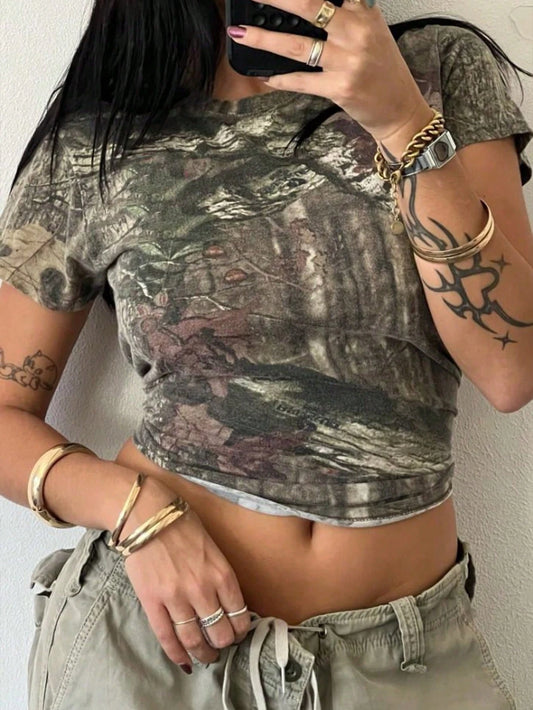 Women's Fashionable Camouflage Print Slim Fit Cropped T-Shirt