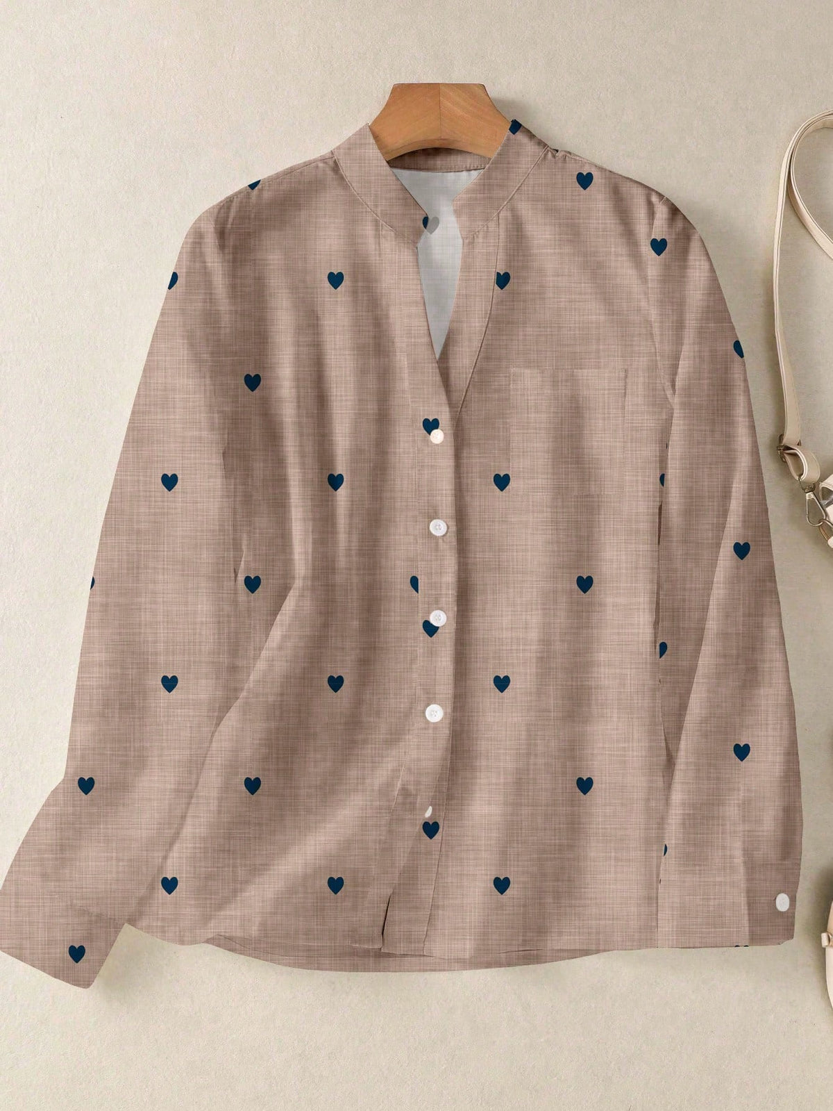 Women's Romantic Heart Print Long Sleeve Button-Up Shirt With Pockets, Suitable For Autumn, Winter And Spring