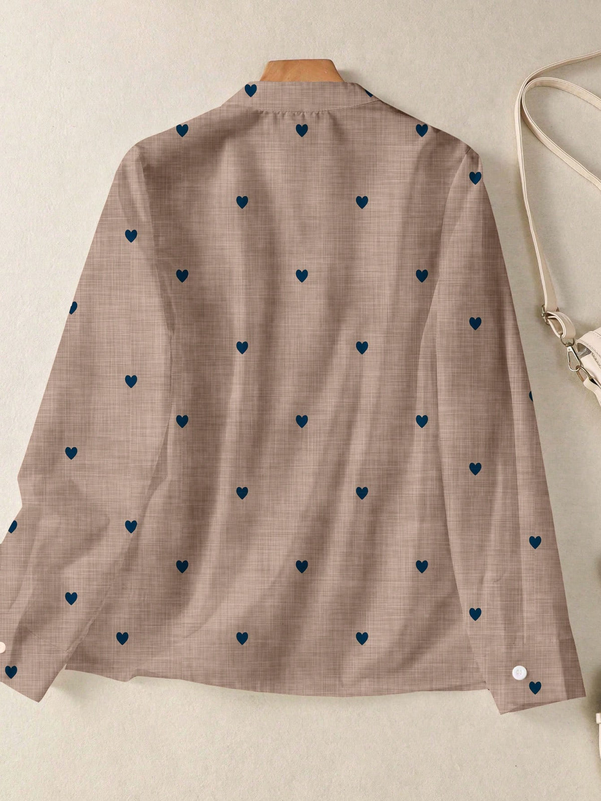 Women's Romantic Heart Print Long Sleeve Button-Up Shirt With Pockets, Suitable For Autumn, Winter And Spring