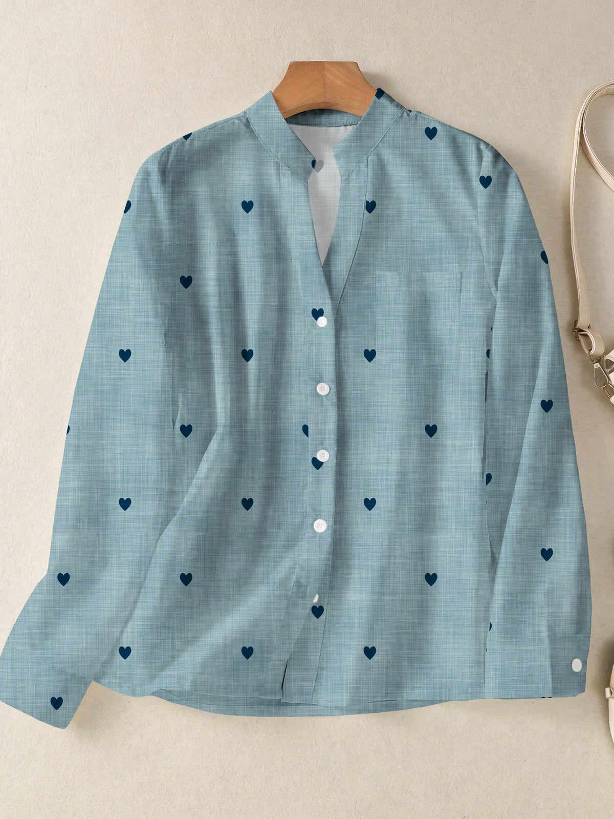 Women's Romantic Heart Print Long Sleeve Button-Up Shirt With Pockets, Suitable For Autumn, Winter And Spring