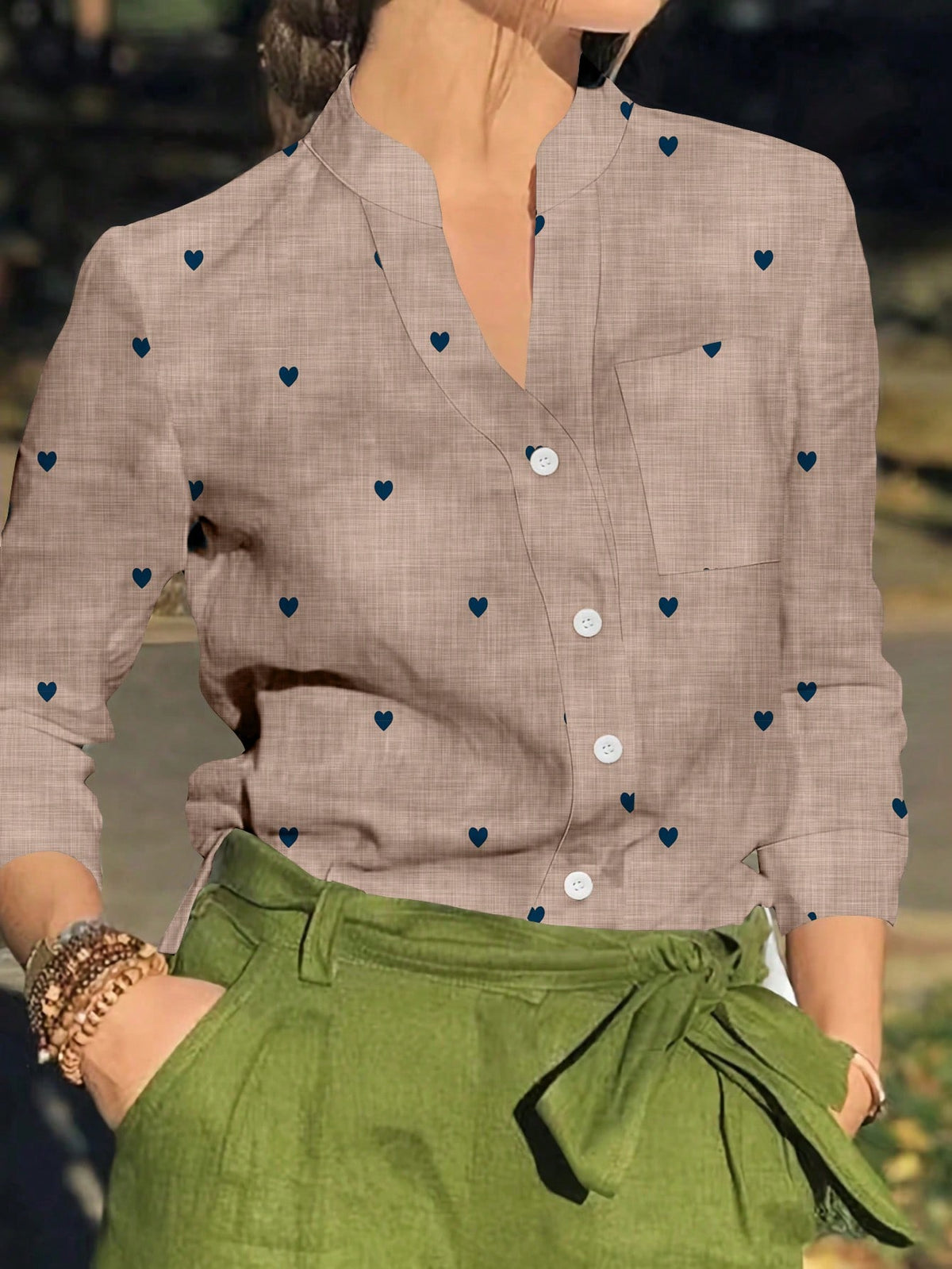 Women's Romantic Heart Print Long Sleeve Button-Up Shirt With Pockets, Suitable For Autumn, Winter And Spring