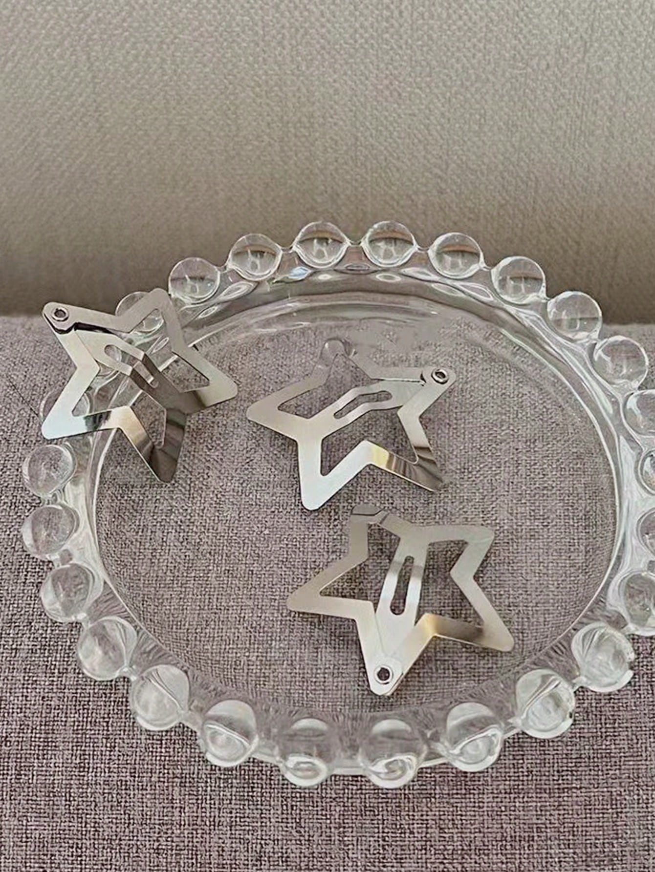 [Y2K Fashion Essential] Multi-Pack Silver Star Hair Clips! Available In 100/50/20/10 Pcs, These Stylish Star-Shaped Hair Clips Can Easily Create Sweet And Androgynous Hairstyles, Making Them A Must-Ha