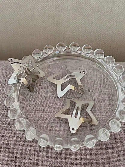 [Y2K Fashion Essential] Multi-Pack Silver Star Hair Clips! Available In 100/50/20/10 Pcs, These Stylish Star-Shaped Hair Clips Can Easily Create Sweet And Androgynous Hairstyles, Making Them A Must-Ha