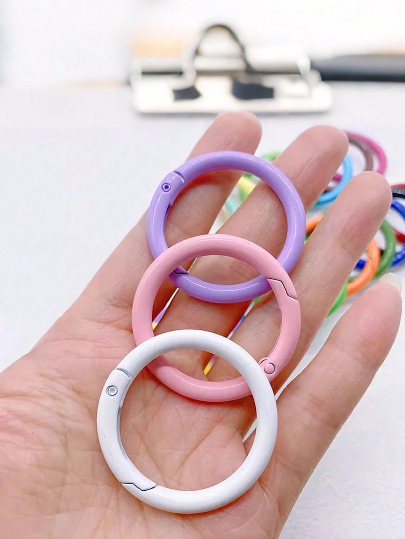 Yogodlns 10/20Pcs 33mm Colors Metal O Ring Spring Clasp Openable Round Carabiner Keychain Clips Hook Dog Chain DIY Jewelry Buckle Connector 33mm Colorful Macaron Alloy Replacement Rings For All Kinds